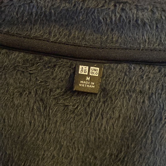 Black athletic sweater with fur inside - Picture 3 of 5